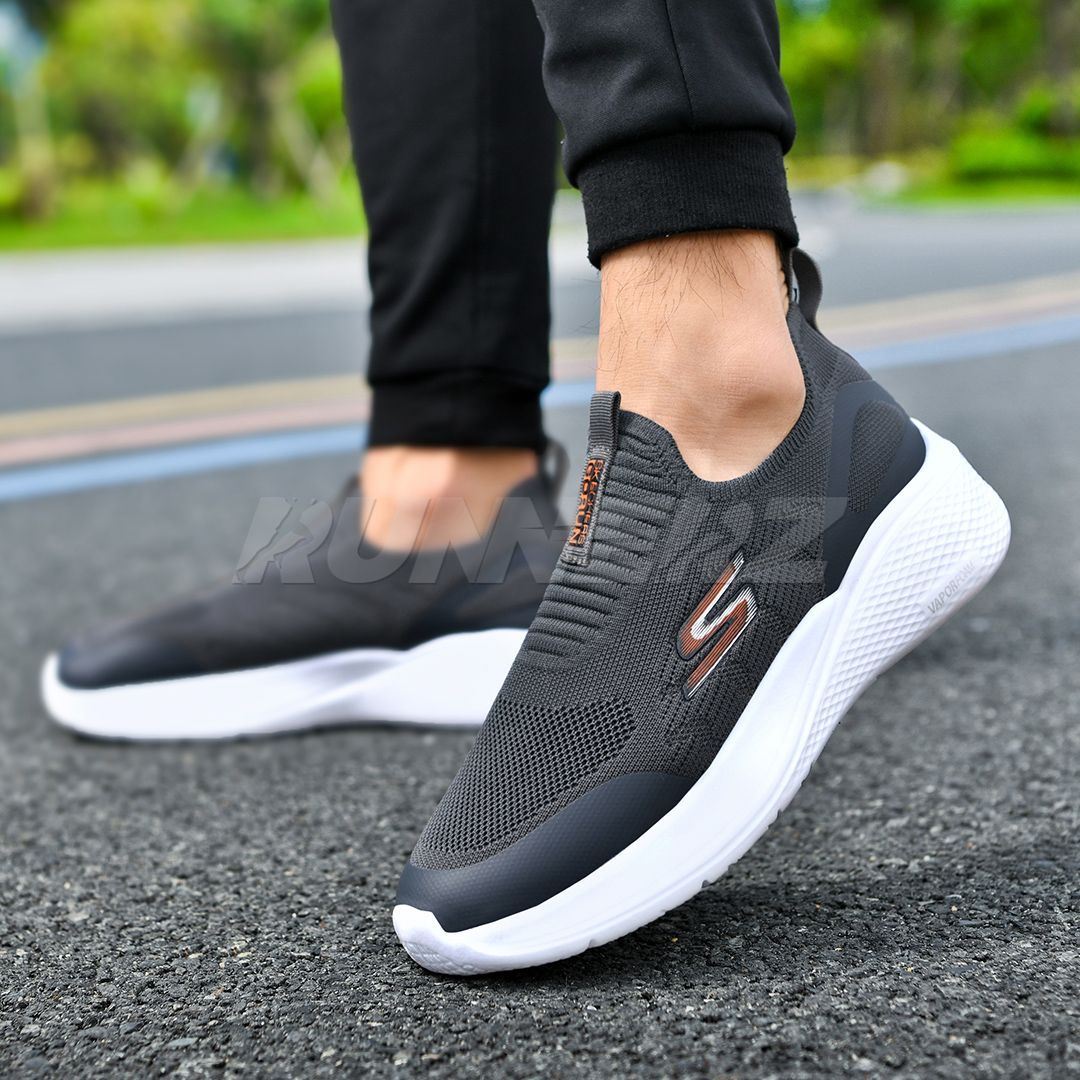 Skechers GORUN VAPORFOAM Ultra Light Comfort with Air Cooled Memory Foam at Best Price in Pakistan